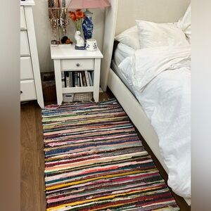 Beautiful colorful rug never used. 3x5 feet